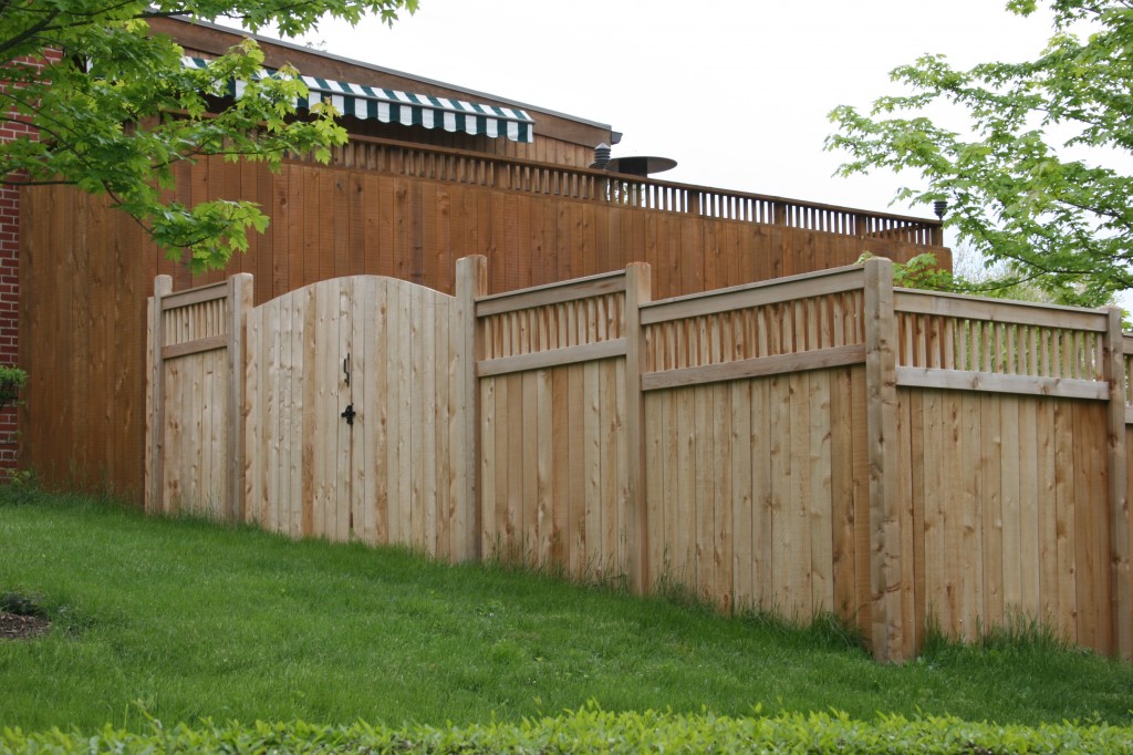 AmeriFence Corporation Kansas City - Wood Fencing, 1066 Custom Solid with Accent Top Gate