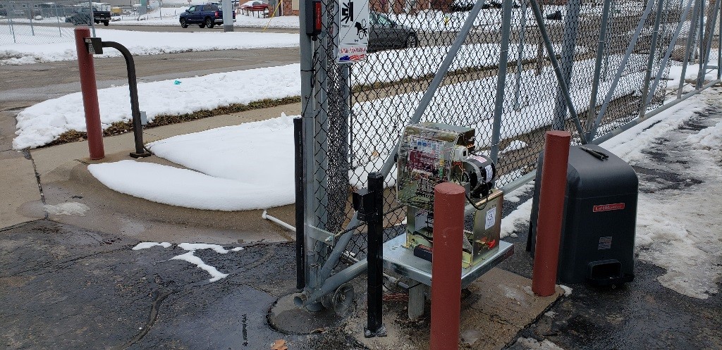 Sliding gate operator with cover removed